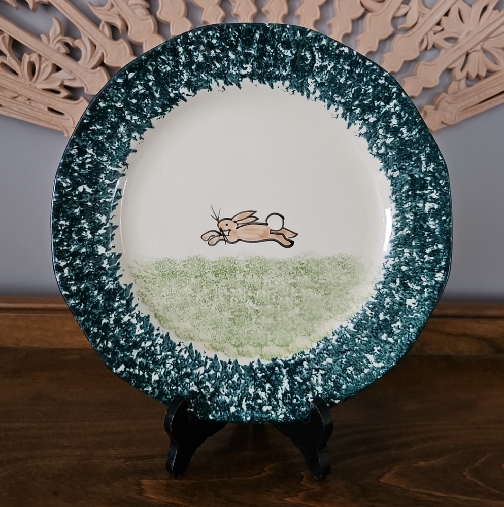 Molly Dallas Easter Bunny Green Spatterware Pottery Plate 10"